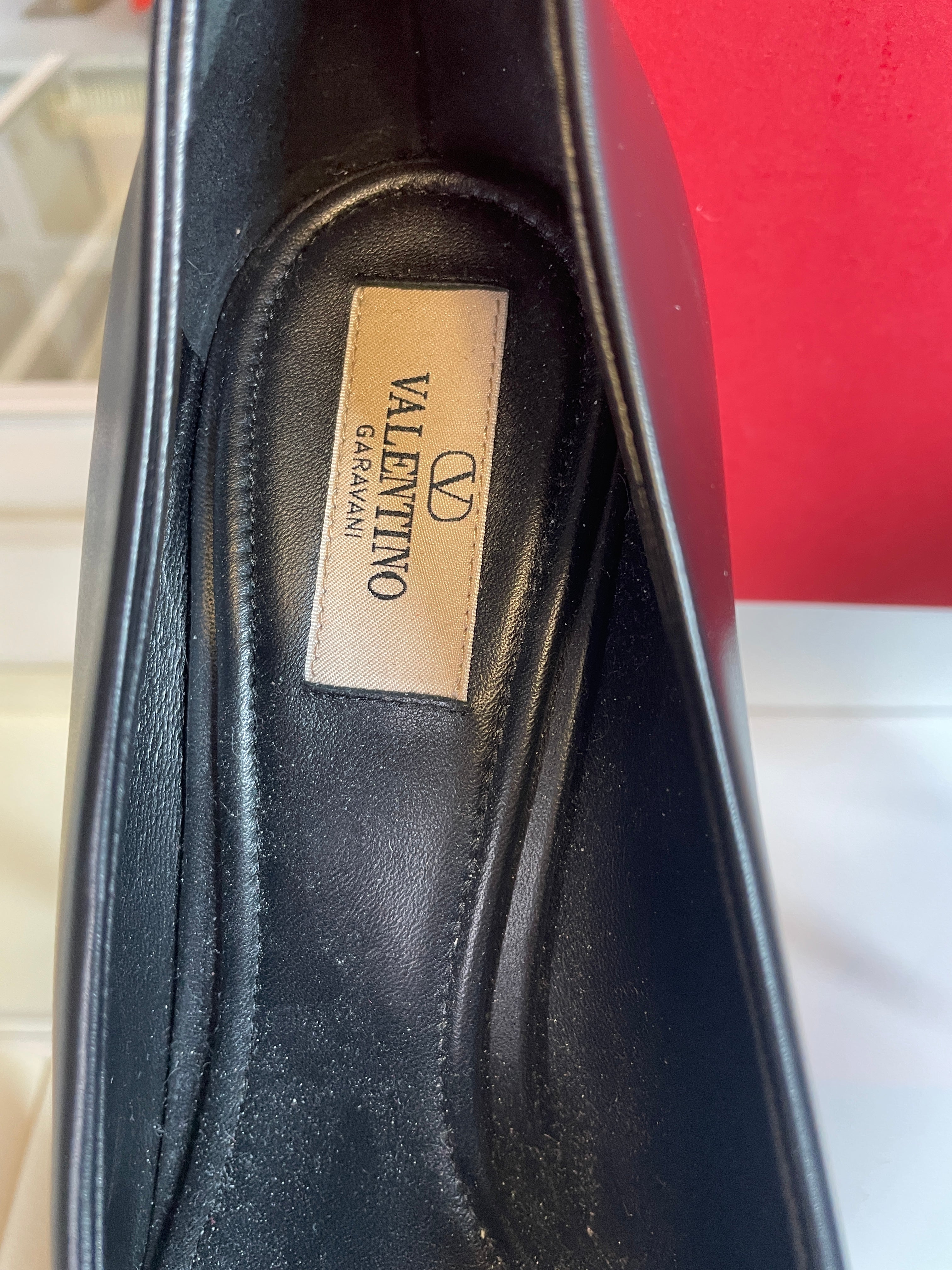 Valentino Garavani Rockstud Black Leather Heels | Boujee Closet